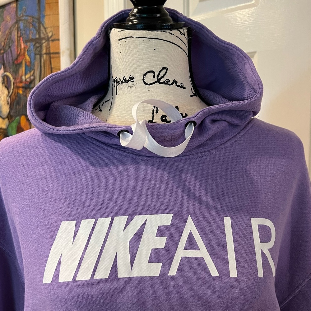 Sweatshirt - Picture 2 of 7